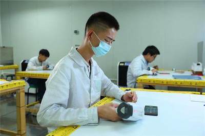 带你走进OPPO工厂，见证R15的诞生之旅